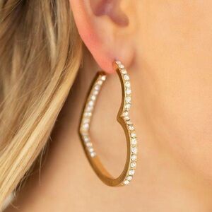 Rhinestones Earrings. NWT